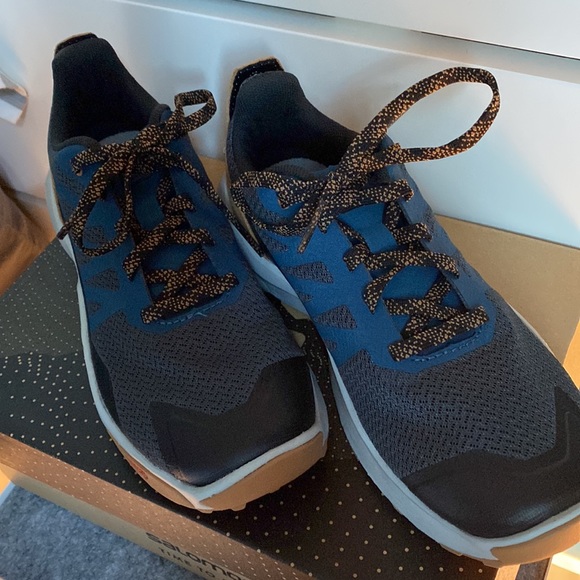 Brand new in box kids salomon runners - Picture 2 of 6